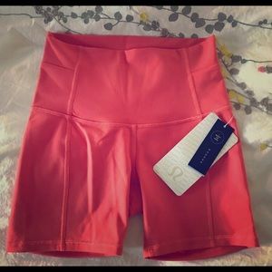Lululemon Wunder Under size 4 shorts
